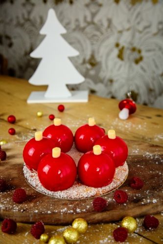 gâteau boule de noel rouge