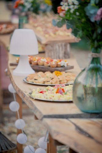 apéritif sur table en bois