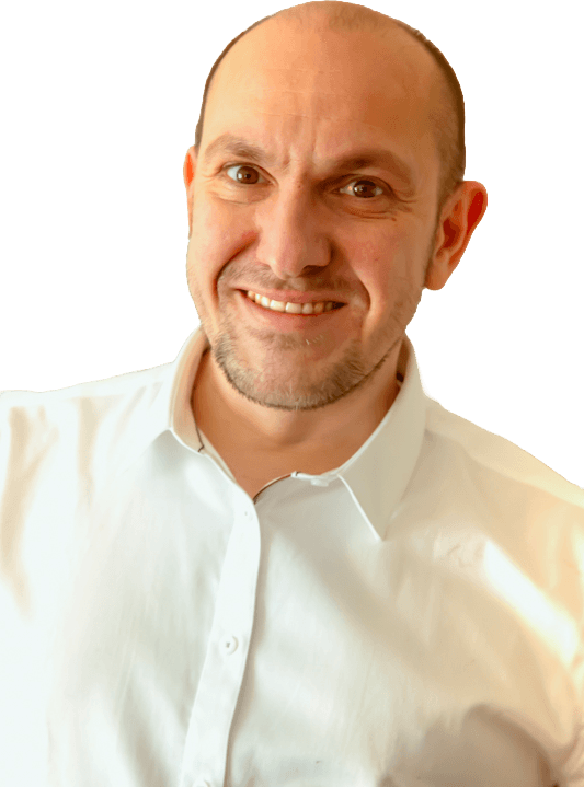 Portrait professionnel de Charles Nesa fondateur de Stardust Communication